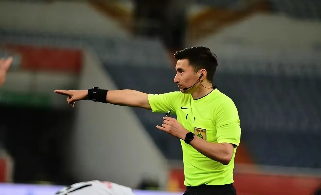 爱游戏-包含今晨德国杯传出新动向；比利亚雷亚尔遗憾出局；管理层表态：悬念犹存；资深球员宣示担当的词条