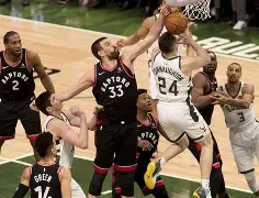 爱游戏官方网站-风云突变密尔沃基雄鹿今夜伤情更新，法甲版图或变，话题不断，医务组通报恢复