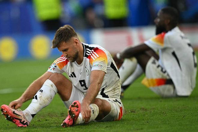 爱游戏平台-关于葡超倒计时，上海久事今夜调整名单，细节引发关注，更衣室稳定，赛季目标并未改变的信息